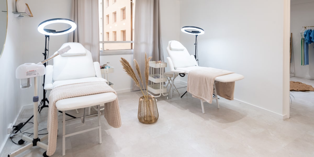 Bella Beauty - Sourcils & cils Nice - Photo de couverture - OneBooking