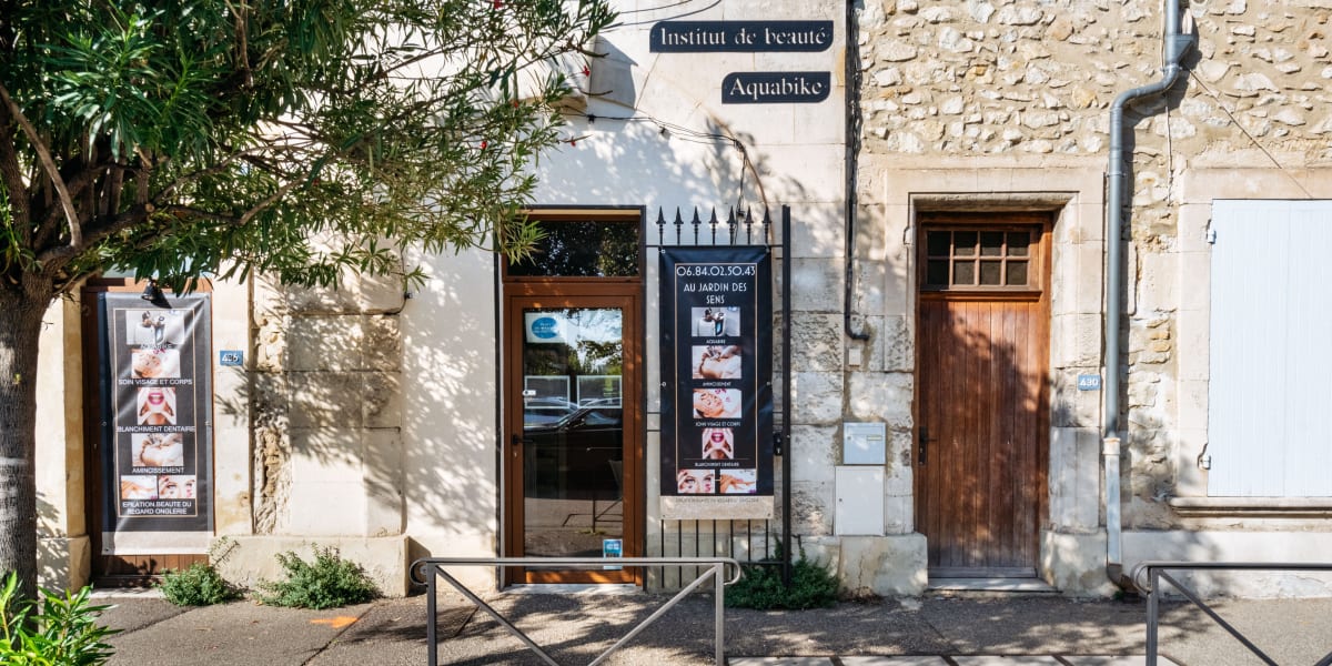 Au jardin des sens - Onglerie Orange - Photo de couverture - OneBooking