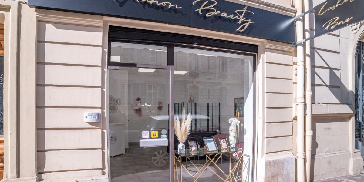 Manon Beauty - Sourcils & cils Nice - Photo de couverture - OneBooking