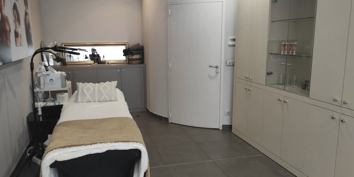 PrettyLash Concept - Onglerie Grenoble - Photo de couverture - OneBooking