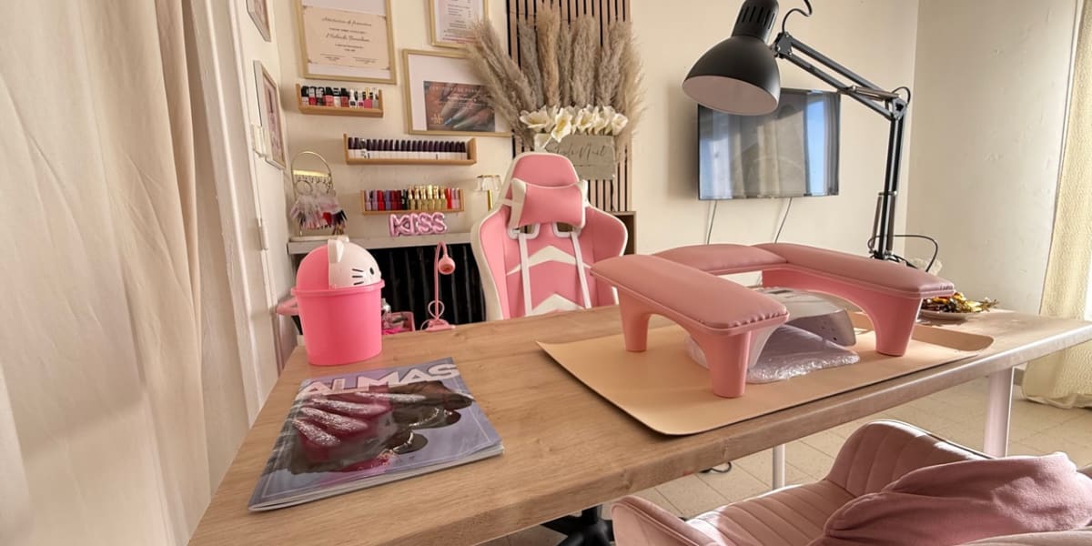 StudioNail by Mel - Sourcils & cils Arles - Photo de couverture - OneBooking