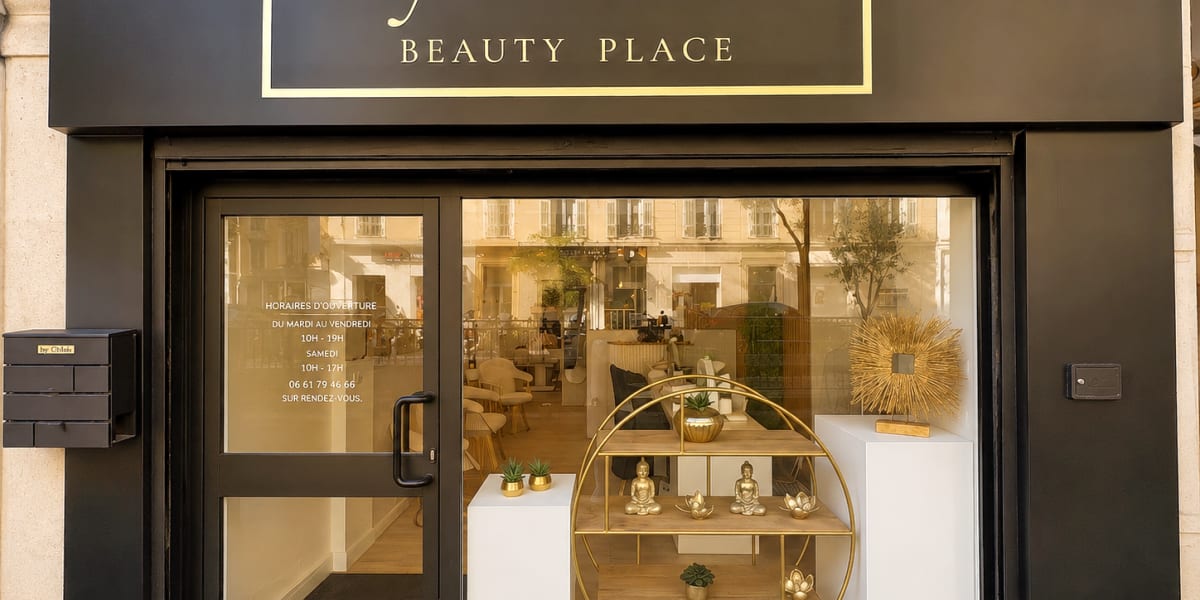 By Chloe Beauty Place - Sourcils & cils Nice - Photo de couverture - OneBooking