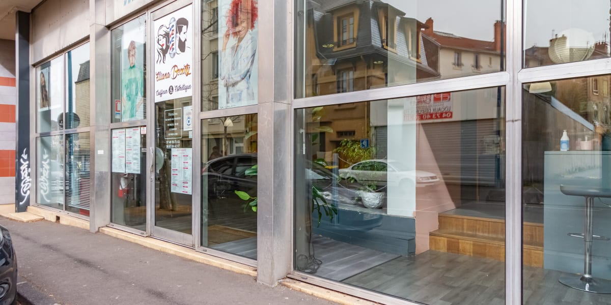 EB Esthétique Coiffure et Formation - Onglerie Clermont-Ferrand - Photo de couverture - OneBooking