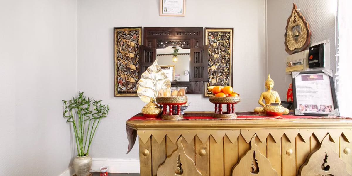 Jaroen Thai Spa - Sourcils & cils Courbevoie - Photo de couverture - OneBooking