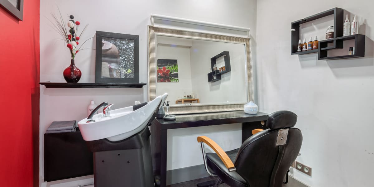 INNOV'COIFFURE - Salon. Institut Capillaire. Studio de Dermographie Capillaire - Institut de beauté Agen - Photo de couverture - OneBooking
