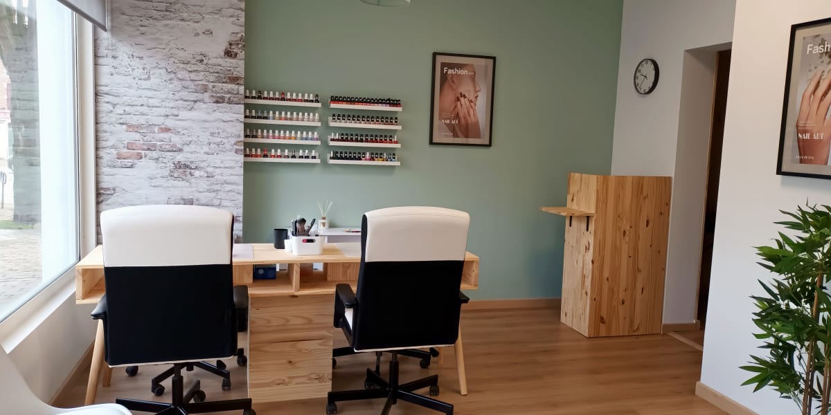 Li Nail's Version - Onglerie Maubeuge - Photo de couverture - OneBooking