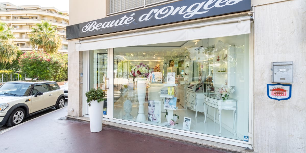 Beauté d'ongles - Institut de beauté Cannes - Photo de couverture - OneBooking