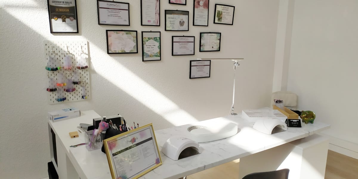 Mari'Nails - Onglerie Nîmes - Photo de couverture - OneBooking