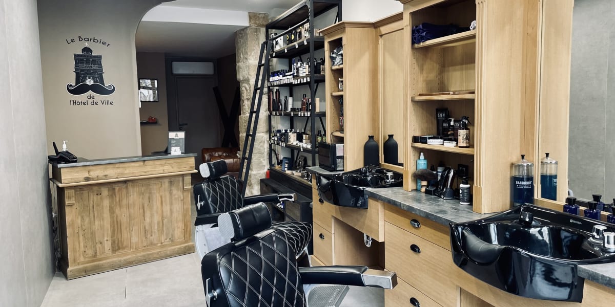 Le Barbier De L’hôtel De Ville - Barbier Valence - Photo de couverture - OneBooking