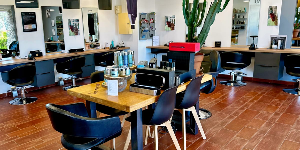 Les Salons Jacques Bana - Coiffure Saint-Mitre-les-Remparts - Photo de couverture - OneBooking