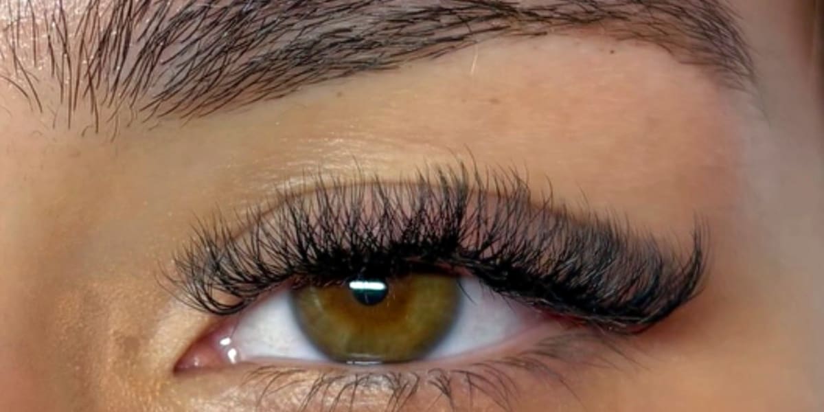 Ongles cils 06 - Sourcils & cils Nice - Photo de couverture - OneBooking