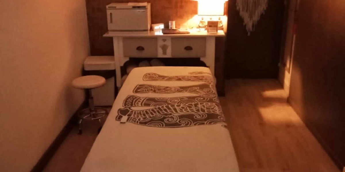 Lauradoucit vos maux - Massage Toulon - Photo de couverture - OneBooking
