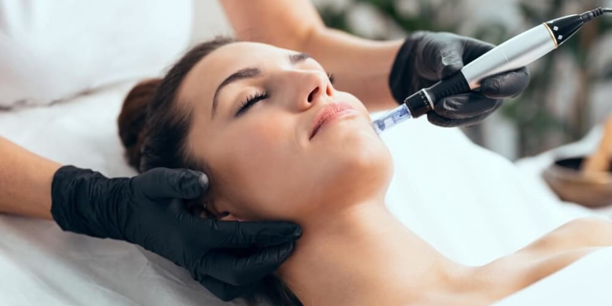 TOP FLASH BEAUTE - Onglerie Saint-Étienne - Photo de couverture - OneBooking