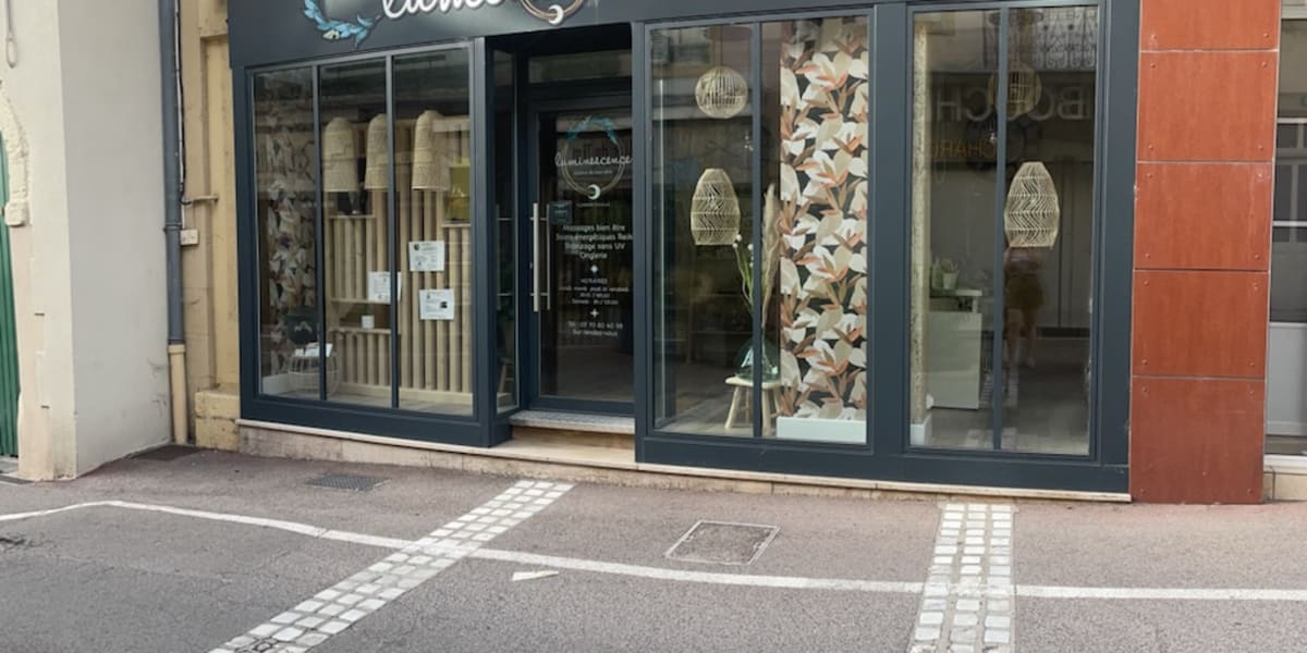 Luminescence - Onglerie Digoin - Photo de couverture - OneBooking