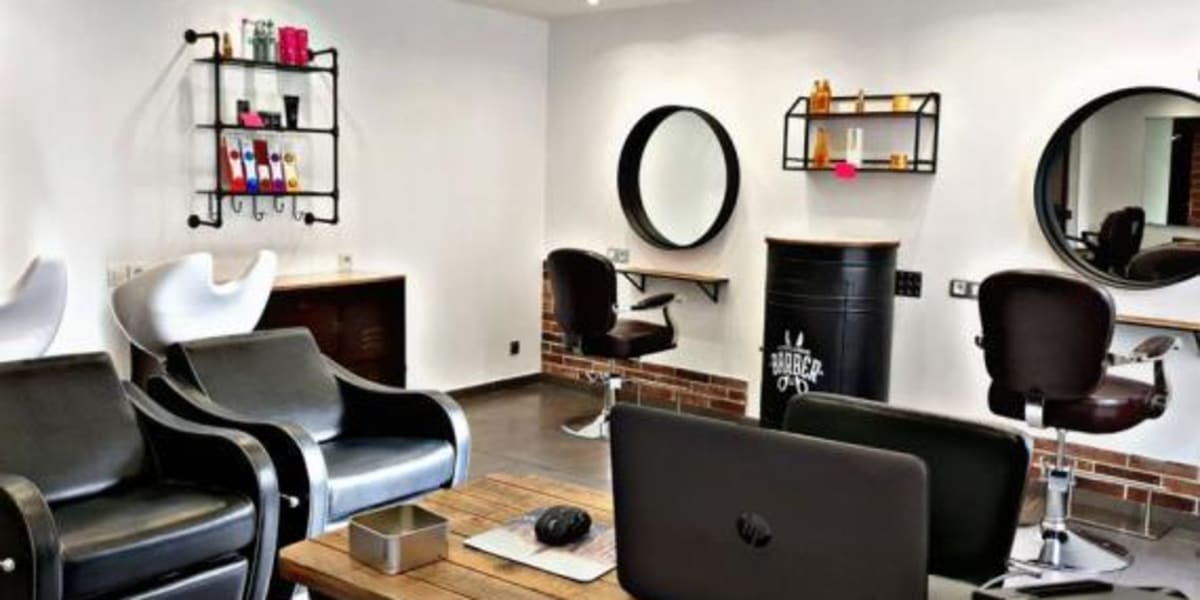 Salon Tif'hom - Coiffure Saint-Zacharie - Photo de couverture - OneBooking