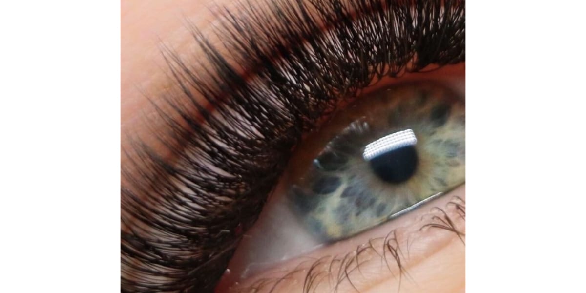 Lashes.lvg - Sourcils & cils Canet-en-Roussillon - Photo de couverture - OneBooking