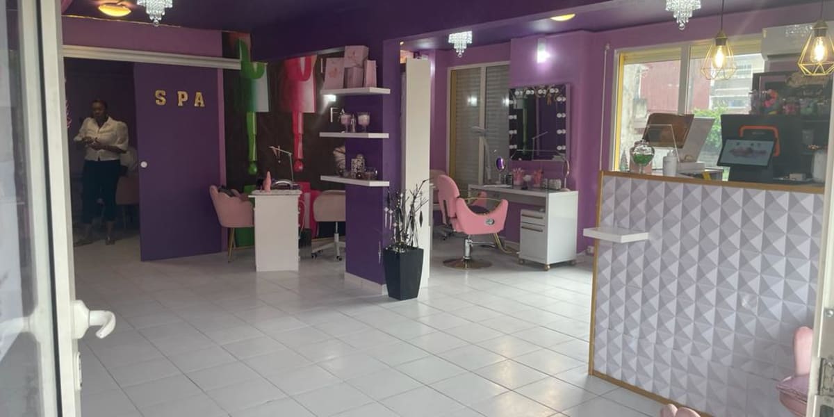 Fantaisy nails beauty & shop - Sourcils & cils Cayenne - Photo de couverture - OneBooking