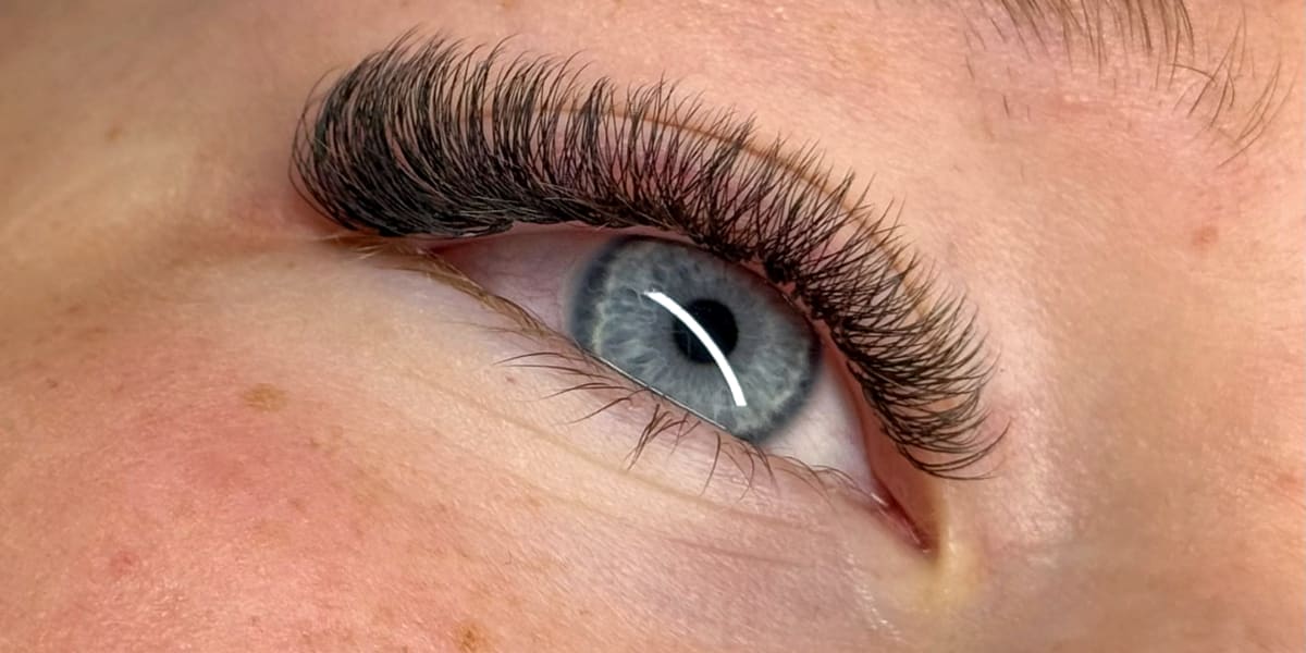 Beauty Studio By Zoé - Sourcils & cils Calais - Photo de couverture - OneBooking