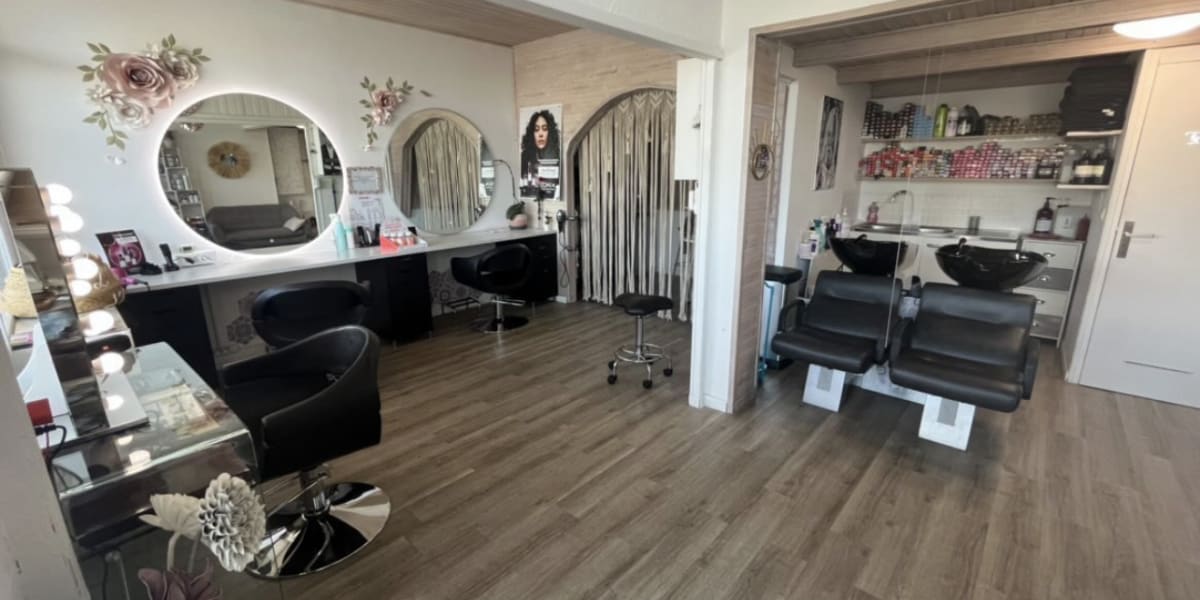 Nouvel’Hair - Coiffure La Ciotat - Photo de couverture - OneBooking
