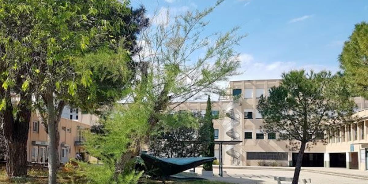 Lycée Voltaire - ESTHÉTIQUE - Institut de beauté Nîmes - Photo de couverture - OneBooking