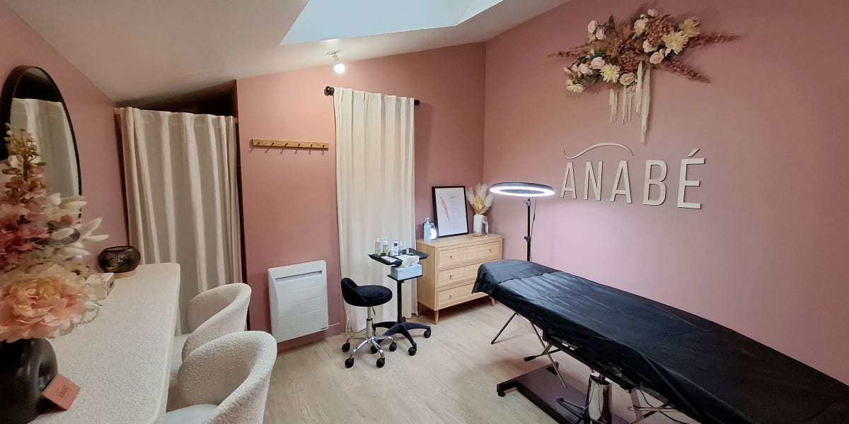 ANABÉ Spécialiste du sourcil - Sourcils & cils Rennes - Photo de couverture - OneBooking