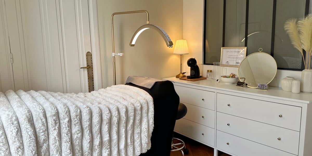 Gold Lashes - Institut de beauté Lyon - Photo de couverture - OneBooking