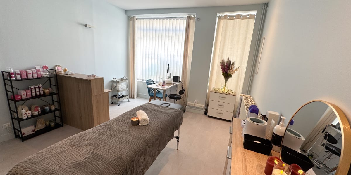 Parenthèse beauté - Onglerie Auxerre - Photo de couverture - OneBooking