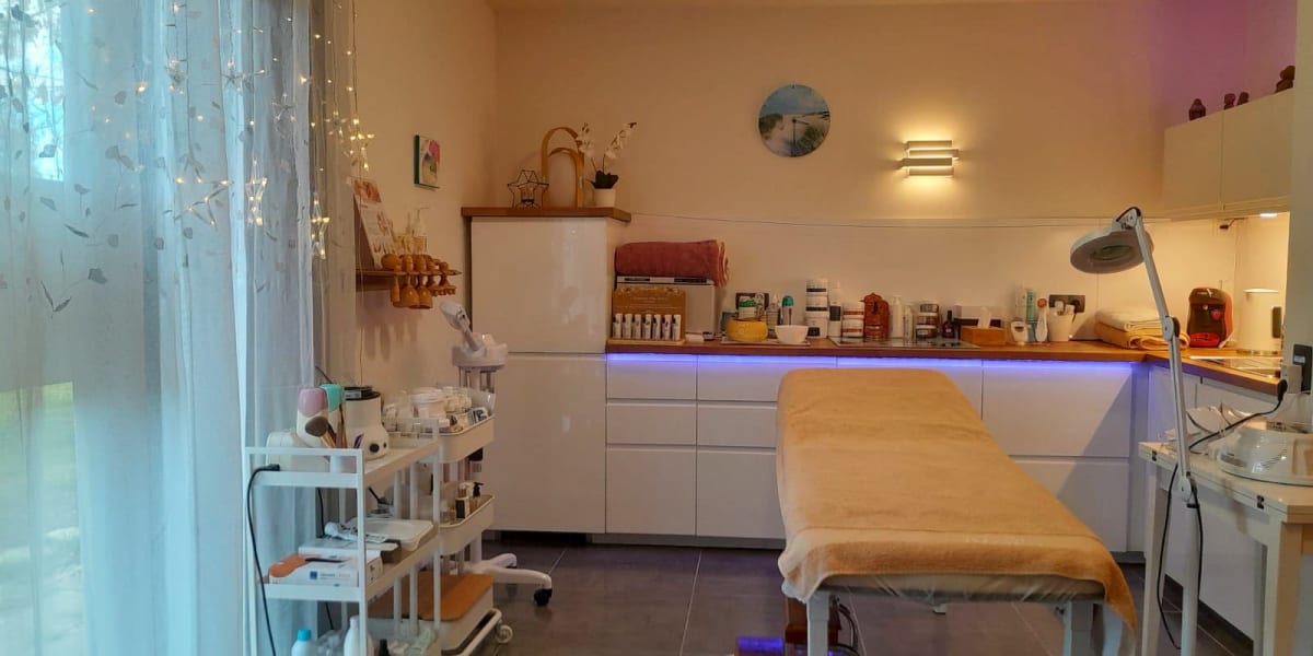 La Passerelle de beauté - Reiki - Onglerie Orange - Photo de couverture - OneBooking