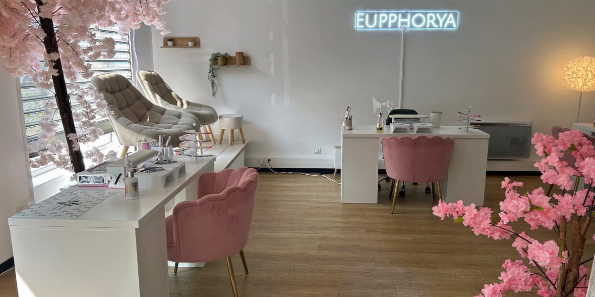 Eupphorya - Ravezies - Onglerie Le Bouscat - Photo de couverture - OneBooking