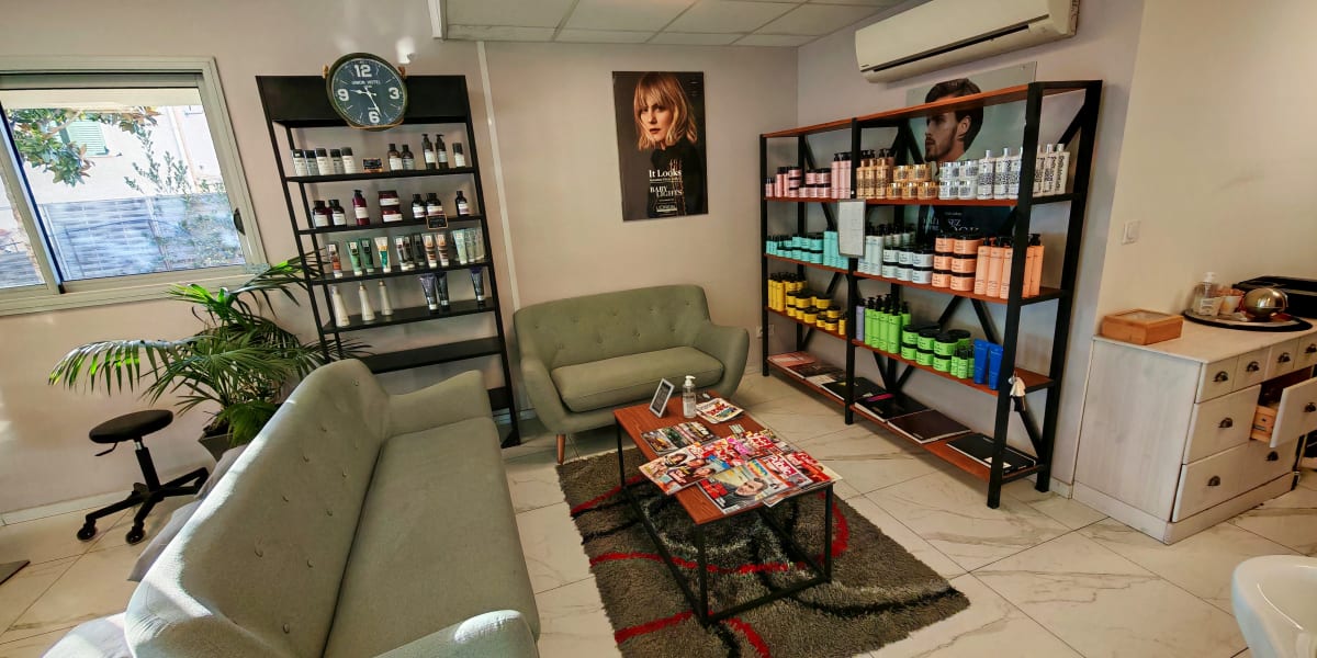 AMC Coiffure & Spa - Coiffure Borgo - Photo de couverture - OneBooking