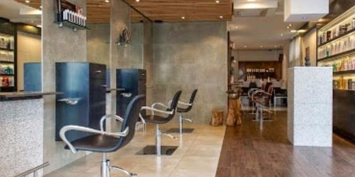 Mi-Ange Mi-Démon Artisan Coiffeur - Coiffure Rezé - Photo de couverture - OneBooking