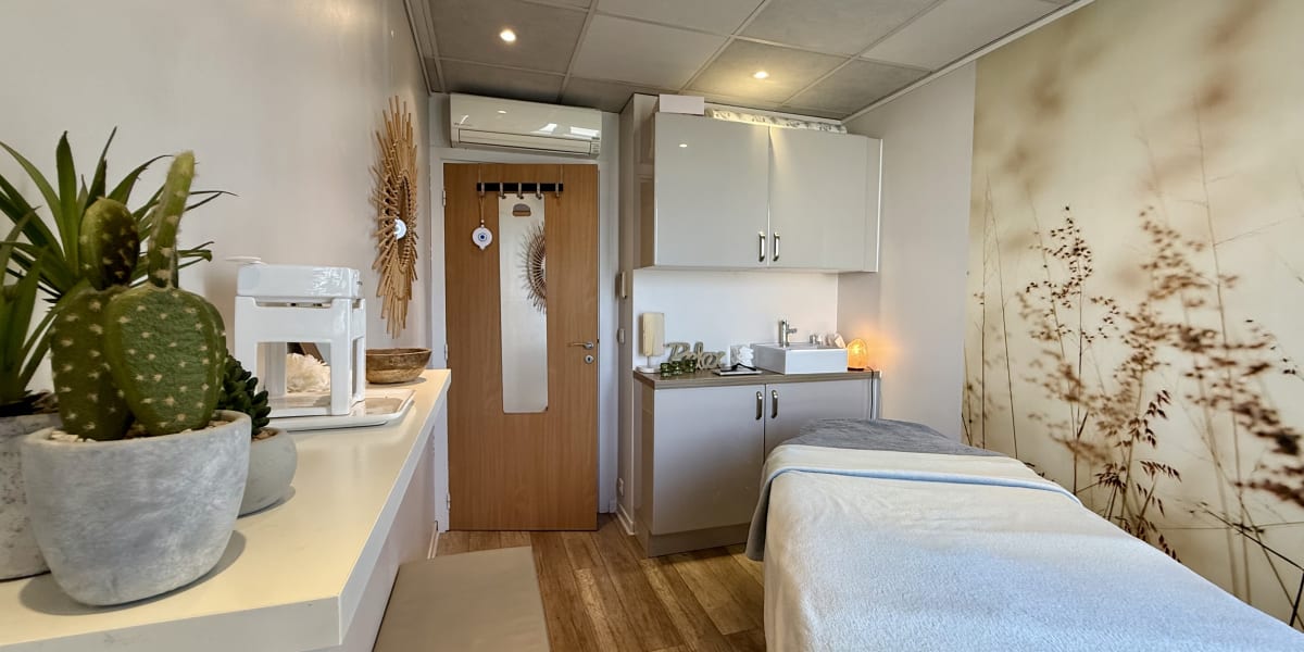Institut Riviera | Expertise Epilation Définitive Electrolyse, Anti Age et Minceur - Institut de beauté Antibes - Photo de couverture - OneBooking