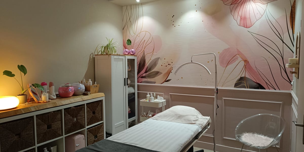 Beauté Claire - Onglerie Bordeaux - Photo de couverture - OneBooking