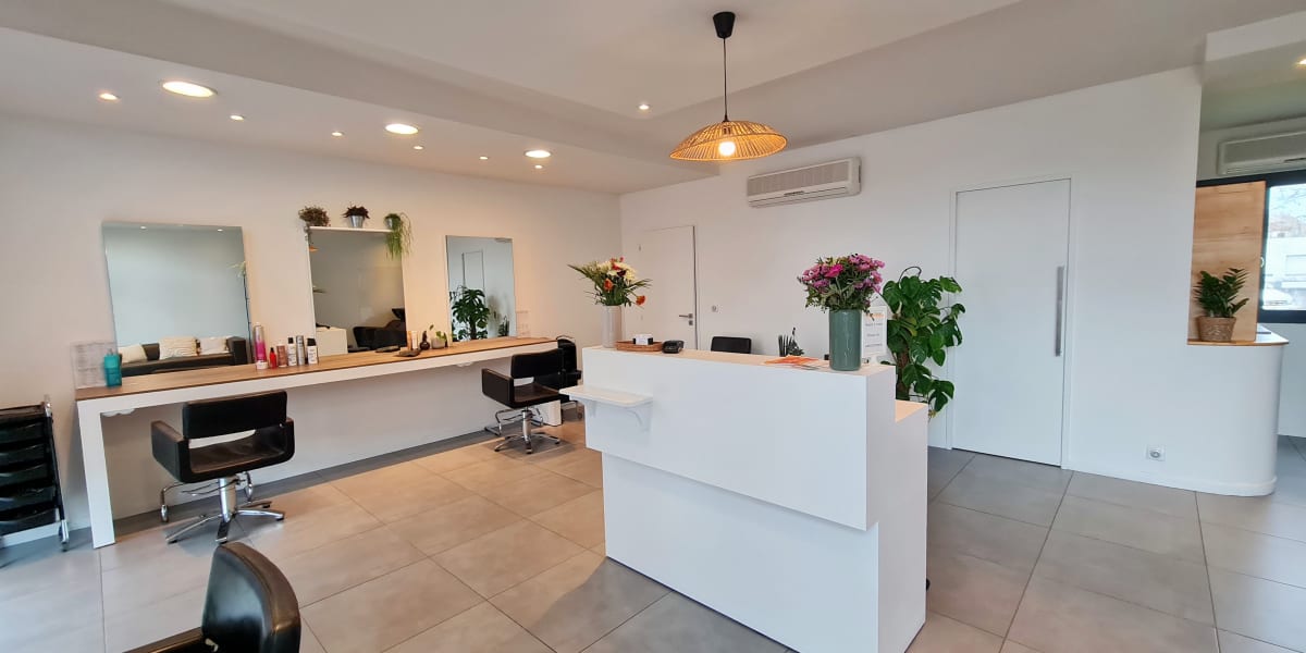 Ô petit Salon - Coiffure Oloron-Sainte-Marie - Photo de couverture - OneBooking