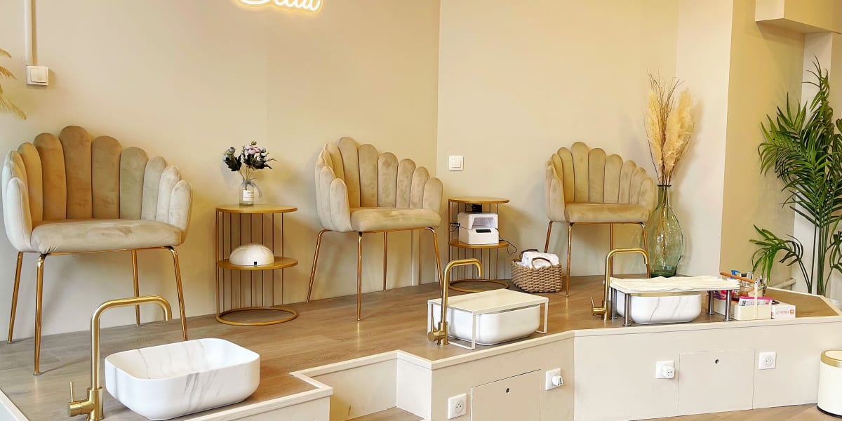 Beauté Éclat - Sourcils & cils Lyon - Photo de couverture - OneBooking
