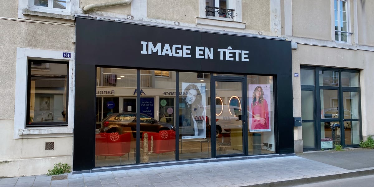 Image en tete - Coiffure Angers - Photo de couverture - OneBooking