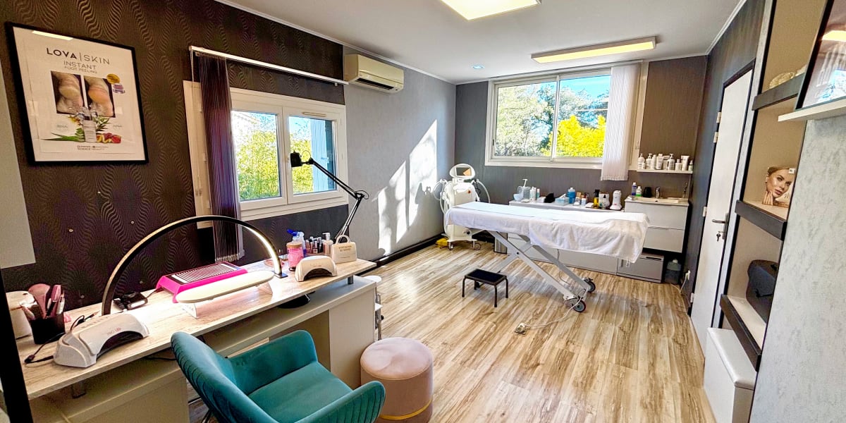 Ongles et Soins - Onglerie Saint-Raphaël - Photo de couverture - OneBooking