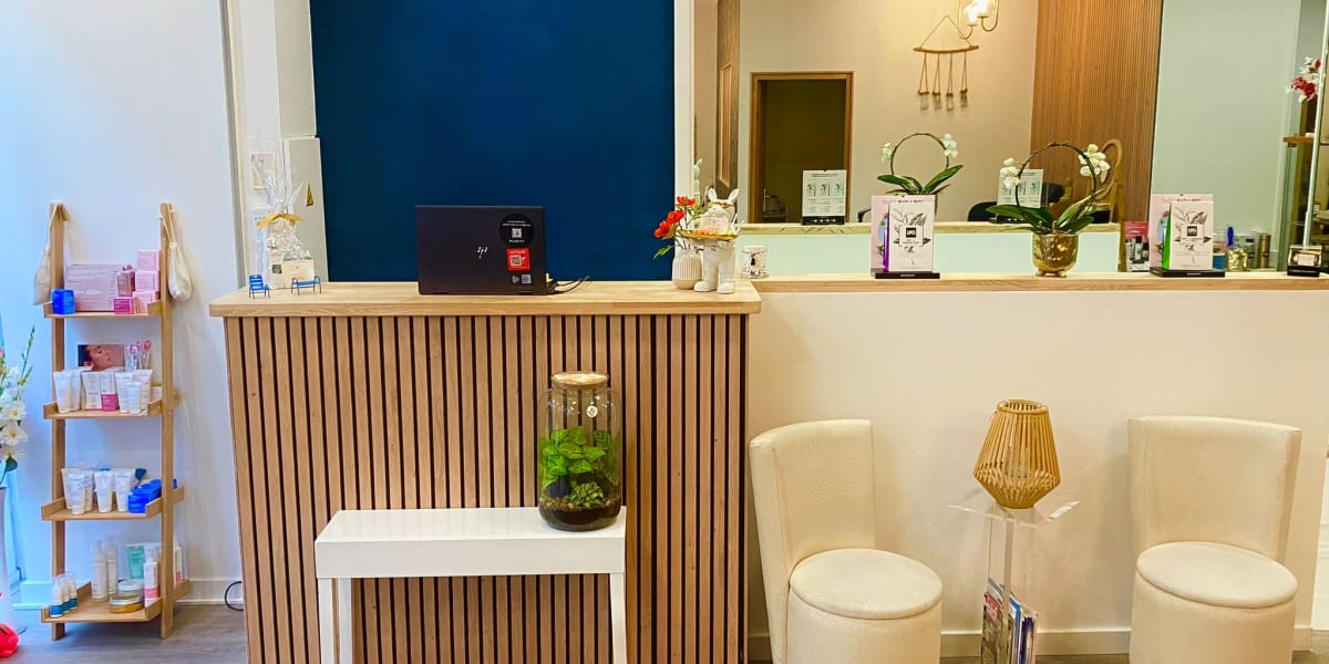 Douce Parenthèse By Femmes Pressées - Sourcils & cils Nice - Photo de couverture - OneBooking