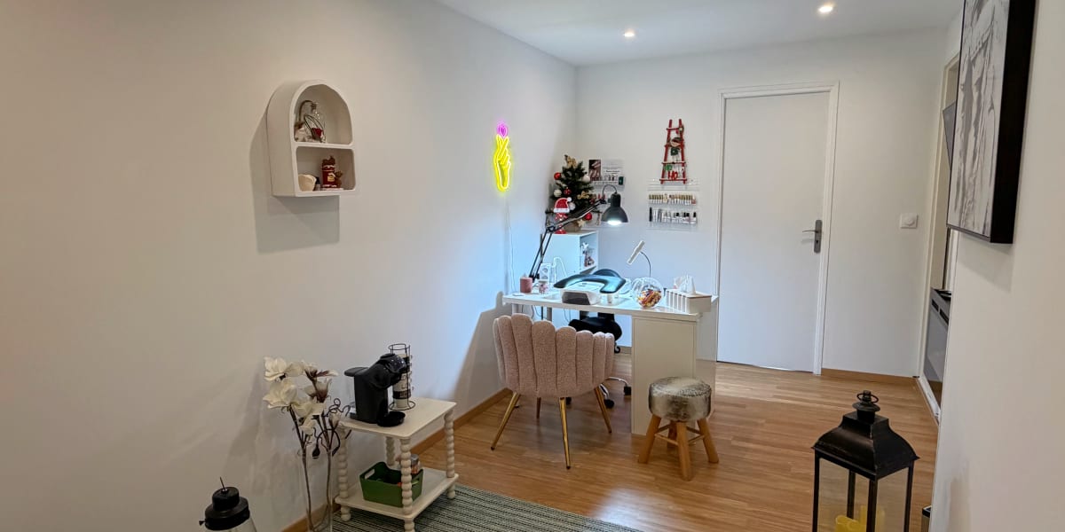 Limo’nails 78 - Onglerie Verneuil-sur-Seine - Photo de couverture - OneBooking