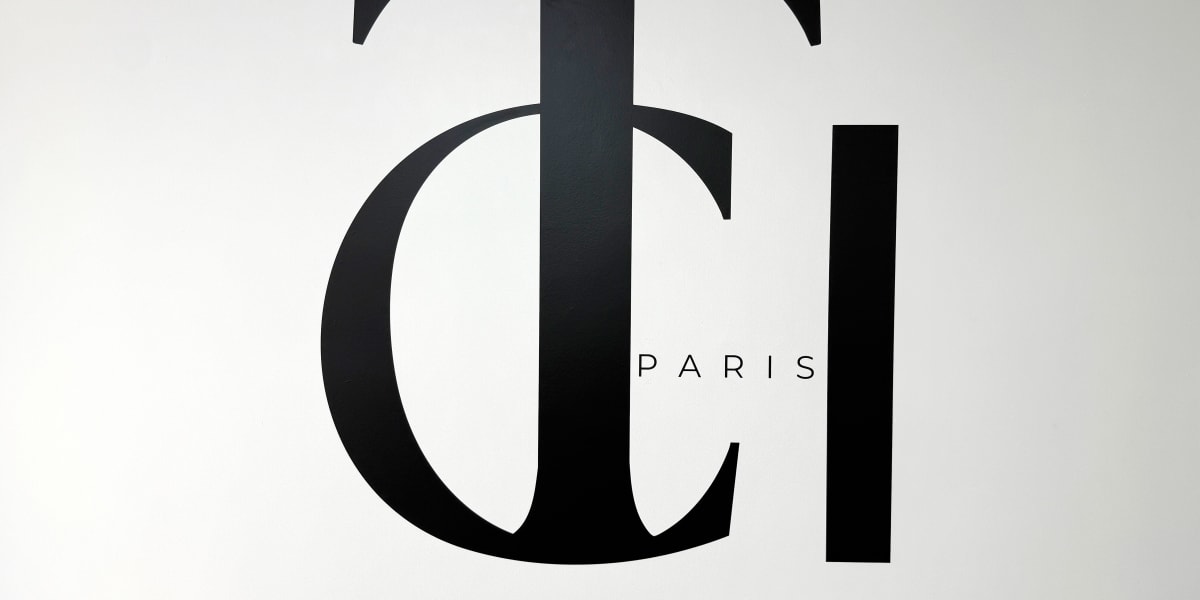 The Cut House - Sourcils & cils Suresnes - Photo de couverture - OneBooking