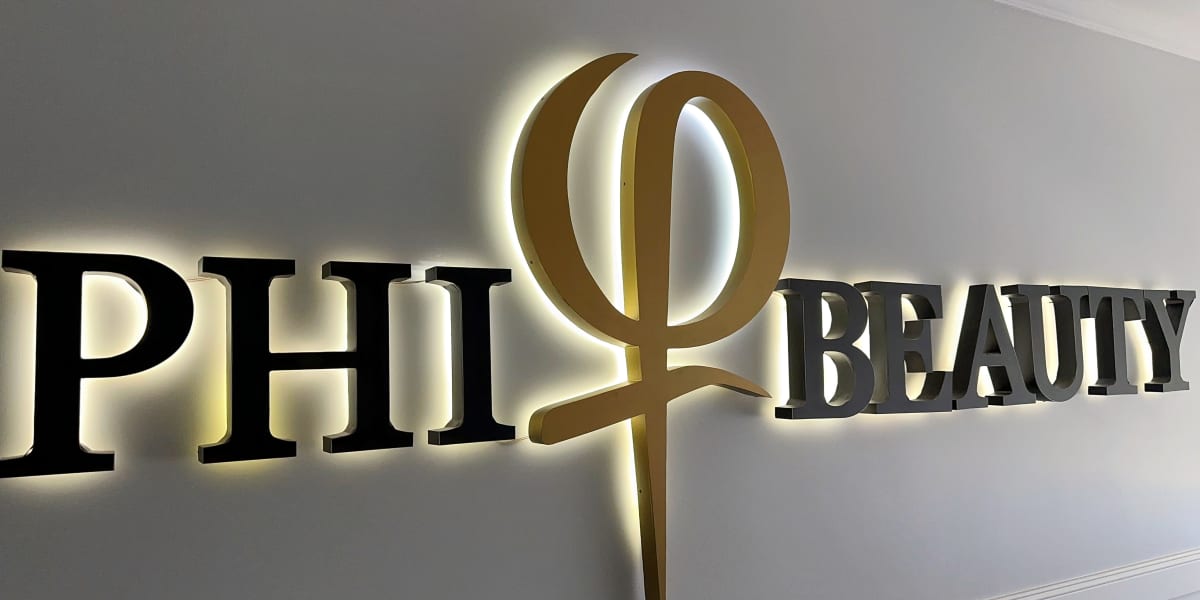 PhiBeauty by Catalina Balan - Sourcils & cils Mérignac - Photo de couverture - OneBooking