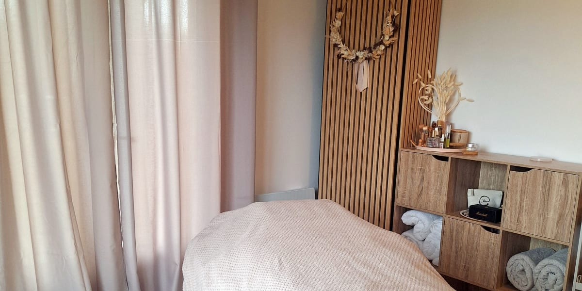 Flow Energie Massage pour ELLES by Eglantine - Massage Lagnieu - Photo de couverture - OneBooking