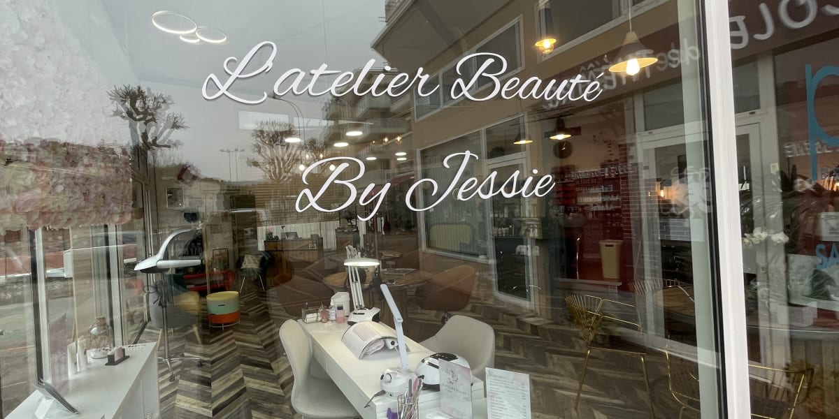 L’Atelier Beauté by Jessie - Chez Popen Space - Maquillage Cagnes-sur-Mer - Photo de couverture - OneBooking