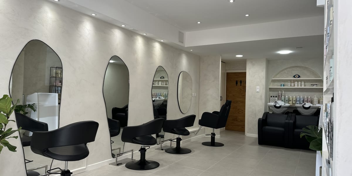 BLOW HAIR - Coiffure Saint-Julien-en-Genevois - Photo de couverture - OneBooking