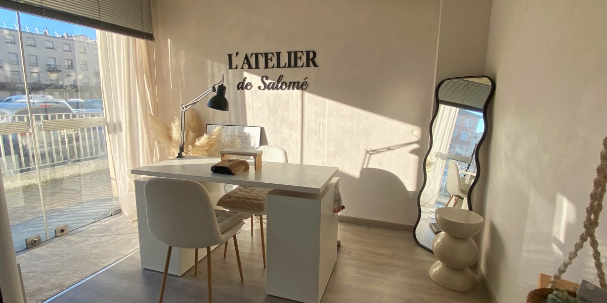 L'atelier de Salomé - Onglerie Saint-Étienne - Photo de couverture - OneBooking