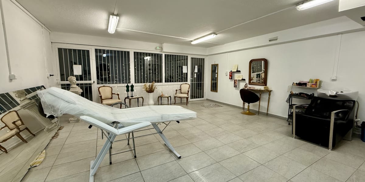 MAISON BEAUTÉ BY FAFA - Coiffure Nice - Photo de couverture - OneBooking