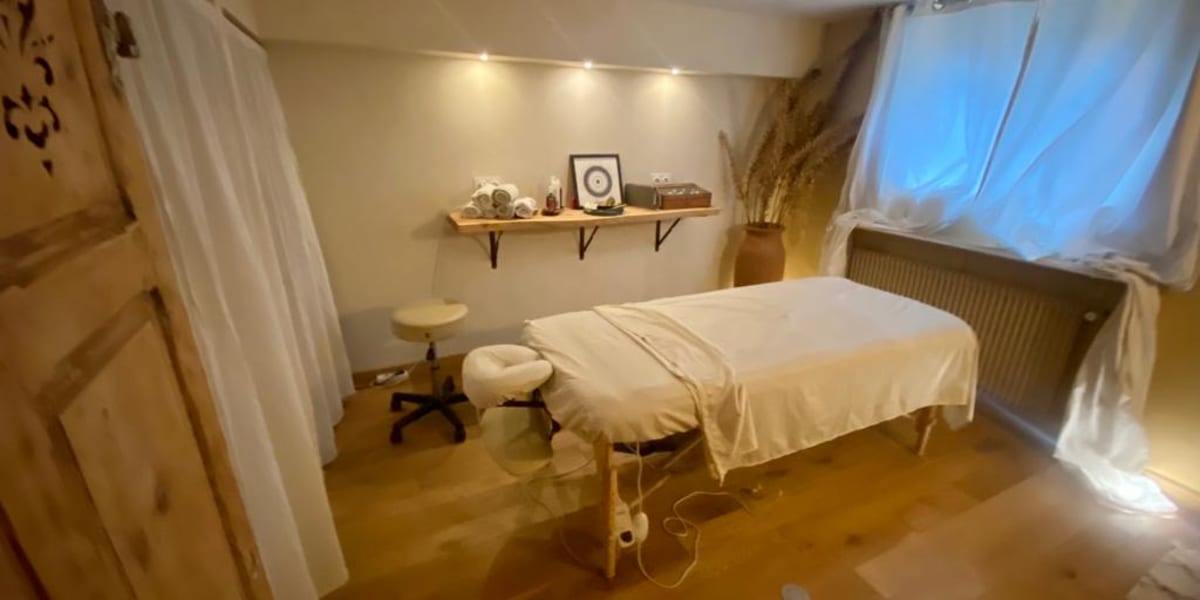 Diana Massages Bien-Etre - Sourcils & cils Colmar - Photo de couverture - OneBooking