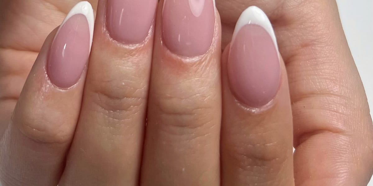 Ongle Teyah - Onglerie Villeurbanne - Photo de couverture - OneBooking