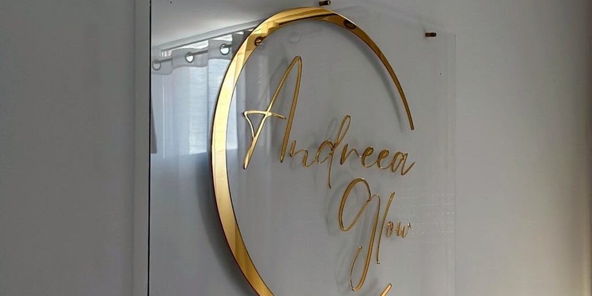 Andreea Glow - Onglerie Dunkerque - Photo de couverture - OneBooking