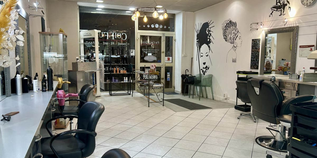 FM Création - Coiffure Marseille - Photo de couverture - OneBooking